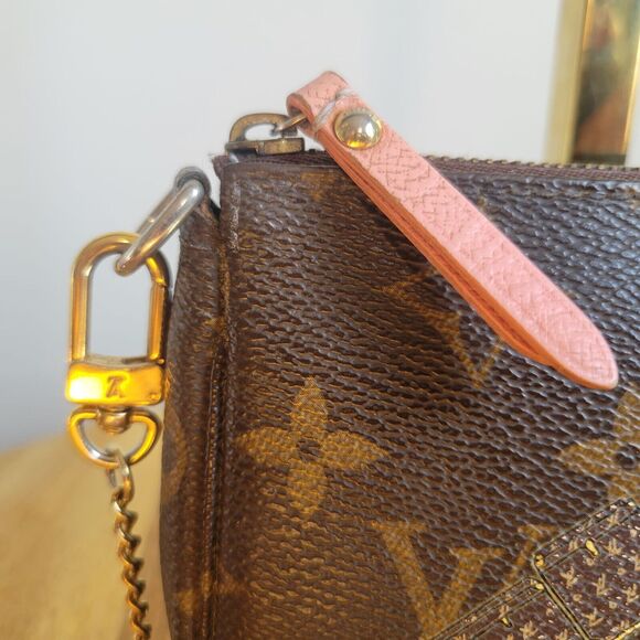 Louis Vuitton Mini Pochette Accessoire Pouch Big Lady Christmas Edition Monogram - Picture 2 of 4